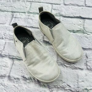 UGG Kids Gantry Sparkles White Silver Size 1 Slip on Shoes Casual Comfort